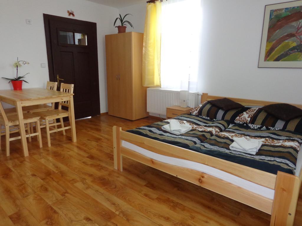 Apartman Bara เชสกี้ครุมลอฟ ภายนอก รูปภาพ